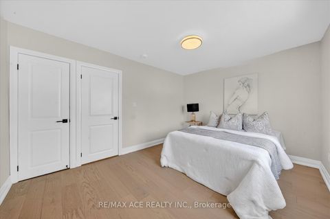 Photo 16 at 37 Secord Avenue, Crescent Town, Toronto