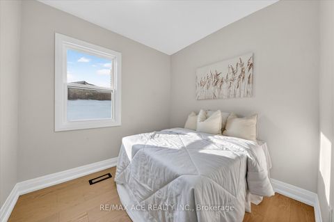 Photo 18 at 37 Secord Avenue, Crescent Town, Toronto