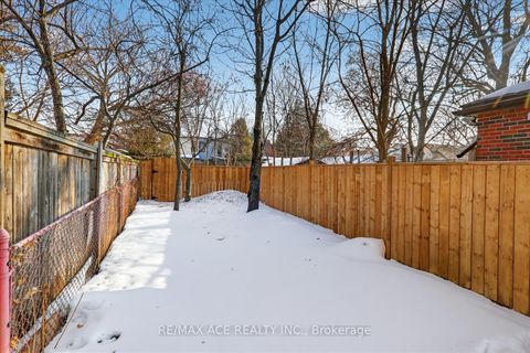 Photo 26 at 37 Secord Avenue, Crescent Town, Toronto
