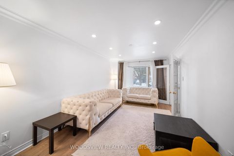 Photo 6 at 29 Misty Moor Drive, South Richvale, Richmond Hill