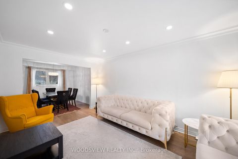 Photo 7 at 29 Misty Moor Drive, South Richvale, Richmond Hill