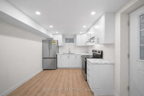 Photo 14 at 29 Misty Moor Drive, South Richvale, Richmond Hill