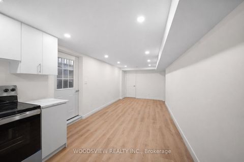 Photo 16 at 29 Misty Moor Drive, South Richvale, Richmond Hill