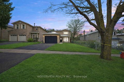 Photo 35 at 29 Misty Moor Drive, South Richvale, Richmond Hill