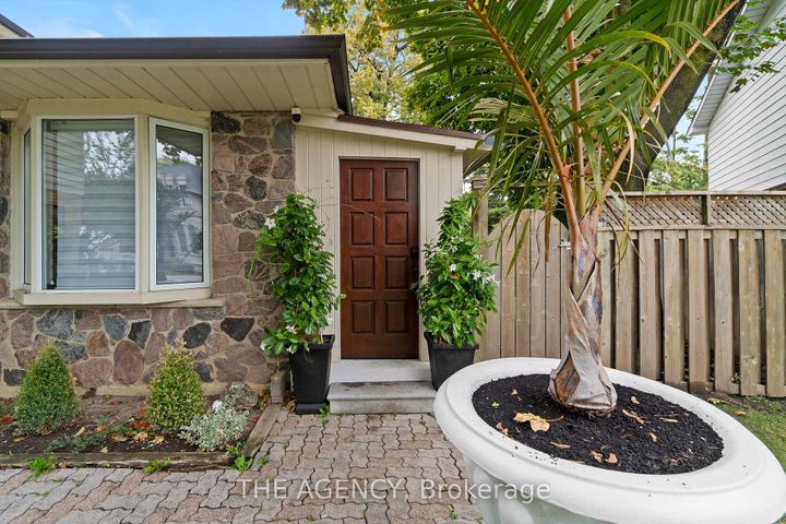 Photo 2 at 178 Millpond Court, Mill Pond, Richmond Hill