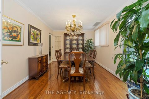 Photo 6 at 178 Millpond Court, Mill Pond, Richmond Hill