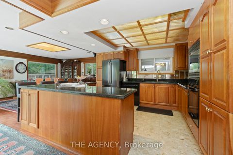 Photo 12 at 178 Millpond Court, Mill Pond, Richmond Hill