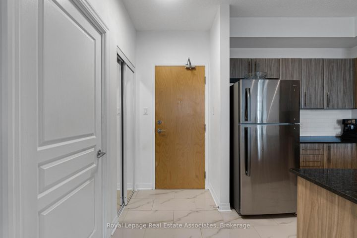 Photo 7 at 1106 - 3515 Kariya Drive, Fairview, Mississauga