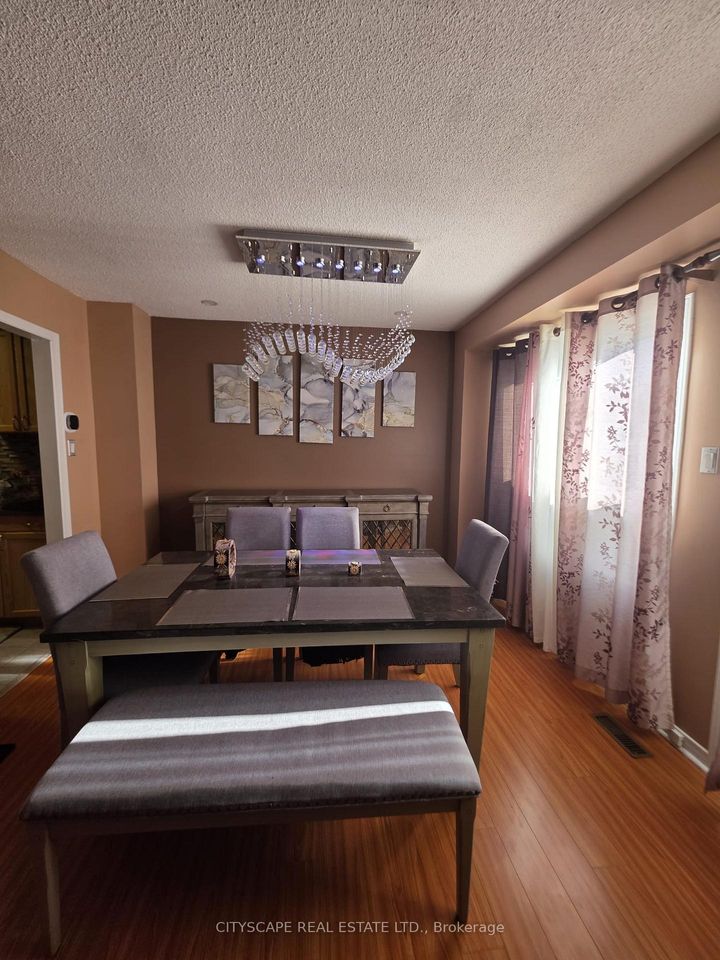 Photo 11 at 121 Tulip Drive, Fletcher's Creek South, Brampton