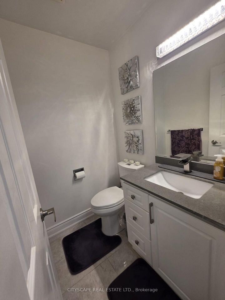 Photo 13 at 121 Tulip Drive, Fletcher's Creek South, Brampton