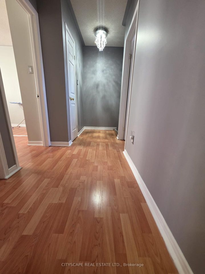 Photo 15 at 121 Tulip Drive, Fletcher's Creek South, Brampton