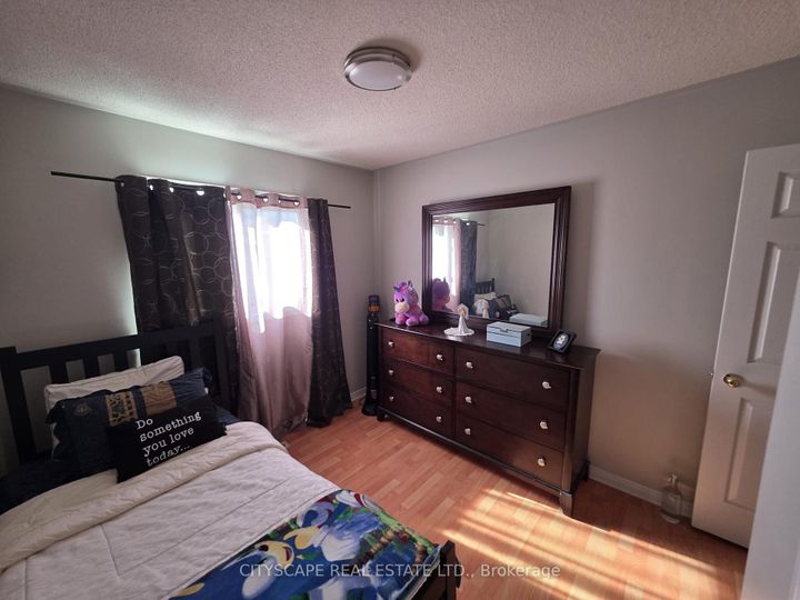 Photo 18 at 121 Tulip Drive, Fletcher's Creek South, Brampton