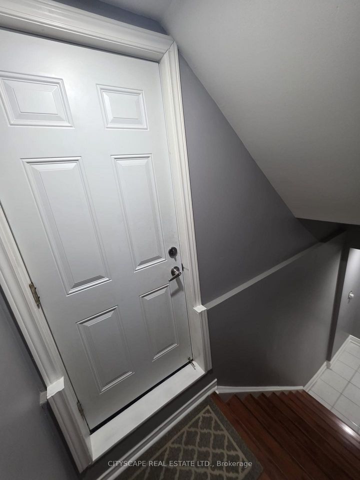 Photo 22 at 121 Tulip Drive, Fletcher's Creek South, Brampton