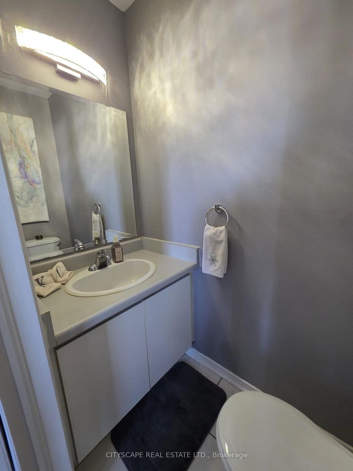 Photo 25 at 121 Tulip Drive, Fletcher's Creek South, Brampton