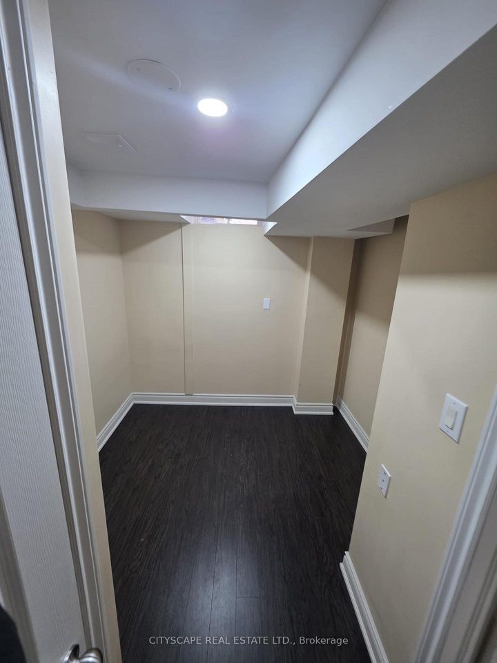 Photo 28 at 121 Tulip Drive, Fletcher's Creek South, Brampton