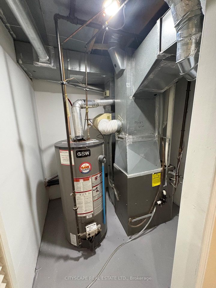 Photo 32 at 121 Tulip Drive, Fletcher's Creek South, Brampton