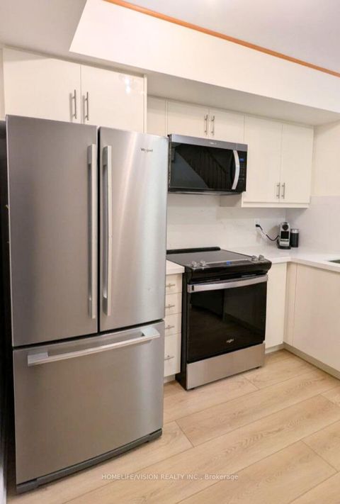 Photo 13 at 1229 - 28 Sommerset Way, Willowdale East, Toronto