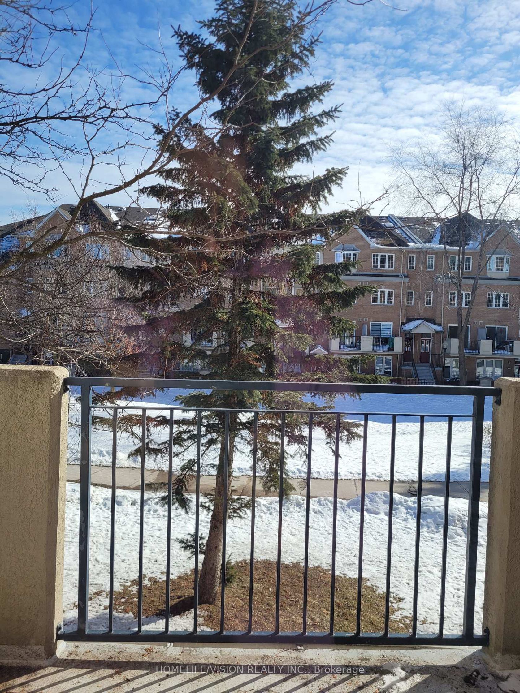 1229 - 28 Sommerset Way, Willowdale East, Toronto 