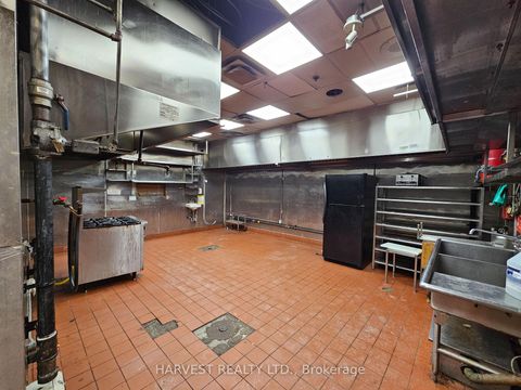 Photo 10 at G8 - 8 Glen Watford Drive, Malvern West, Toronto