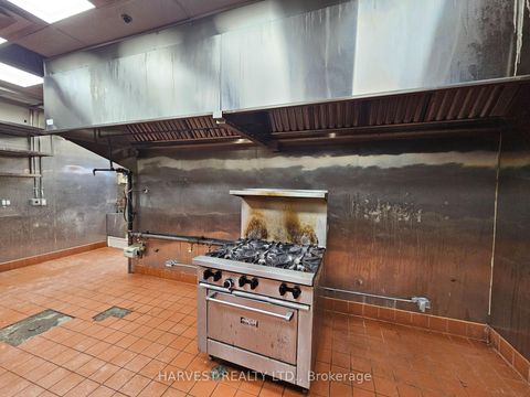 Photo 12 at G8 - 8 Glen Watford Drive, Malvern West, Toronto