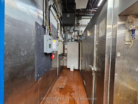 Photo 15 at G8 - 8 Glen Watford Drive, Malvern West, Toronto