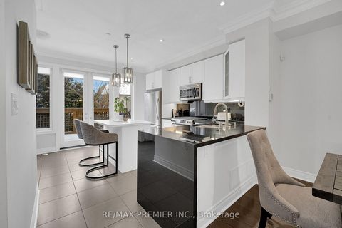 Photo 5 at 12 - 27 Powseland Crescent, West Woodbridge, Vaughan