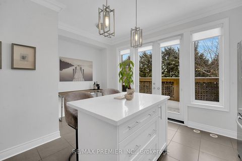 Photo 9 at 12 - 27 Powseland Crescent, West Woodbridge, Vaughan