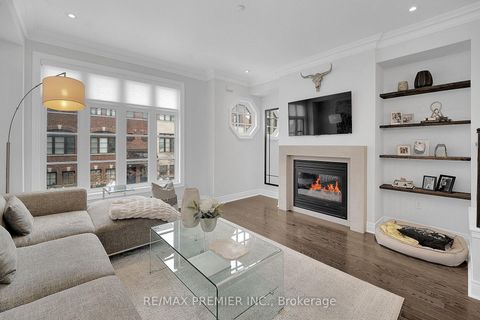 Photo 15 at 12 - 27 Powseland Crescent, West Woodbridge, Vaughan