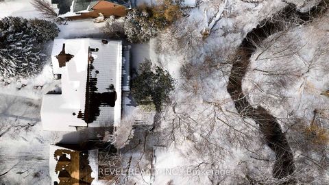 Photo 1 at 124 Forest Heights Boulevard, Windfields, Toronto