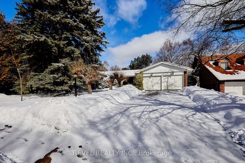 Photo 6 at 124 Forest Heights Boulevard, Windfields, Toronto