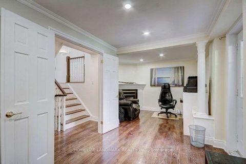 Photo 6 at 122 Verobeach Boulevard, Humbermede, Toronto