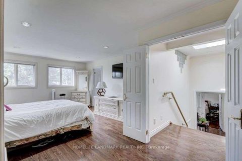 Photo 11 at 122 Verobeach Boulevard, Humbermede, Toronto