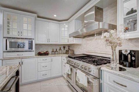 Photo 13 at 122 Verobeach Boulevard, Humbermede, Toronto