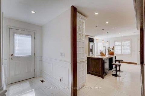 Photo 15 at 122 Verobeach Boulevard, Humbermede, Toronto