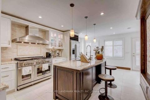 Photo 17 at 122 Verobeach Boulevard, Humbermede, Toronto