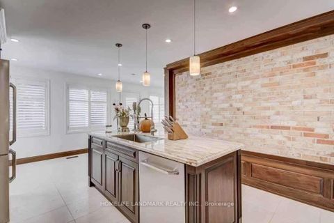 Photo 19 at 122 Verobeach Boulevard, Humbermede, Toronto