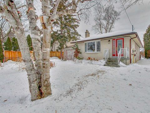 Photo 1 at 9 Beaverbrook Avenue, Rosethorn, Toronto