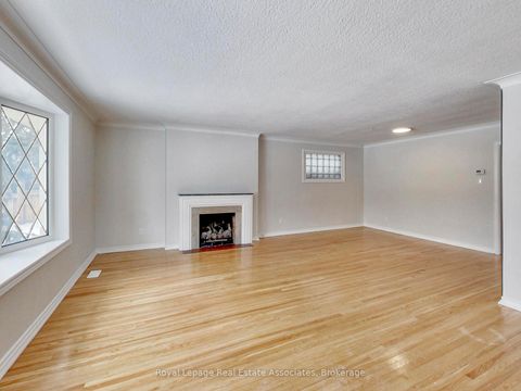 Photo 5 at 9 Beaverbrook Avenue, Rosethorn, Toronto