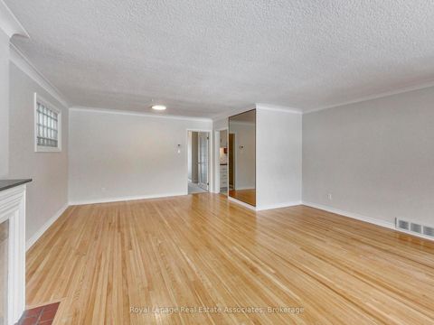 Photo 8 at 9 Beaverbrook Avenue, Rosethorn, Toronto