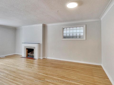 Photo 10 at 9 Beaverbrook Avenue, Rosethorn, Toronto