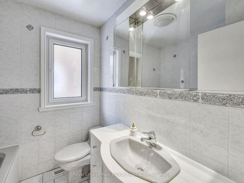 Photo 24 at 9 Beaverbrook Avenue, Rosethorn, Toronto