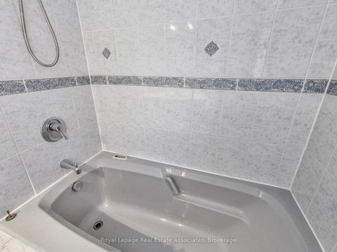 Photo 26 at 9 Beaverbrook Avenue, Rosethorn, Toronto