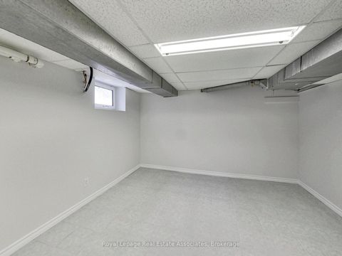 Photo 31 at 9 Beaverbrook Avenue, Rosethorn, Toronto