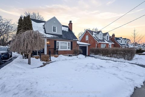 Photo 2 at 98 Sutherland Avenue, O'Neill, Oshawa