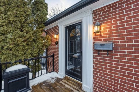Photo 4 at 98 Sutherland Avenue, O'Neill, Oshawa