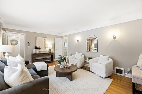 Photo 9 at 98 Sutherland Avenue, O'Neill, Oshawa