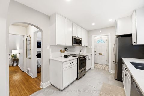 Photo 12 at 98 Sutherland Avenue, O'Neill, Oshawa