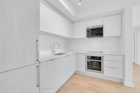 Photo 7 at 925 - 2031 kennedy Road, Dorset Park, Toronto