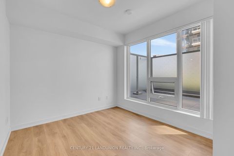 Photo 10 at 925 - 2031 kennedy Road, Dorset Park, Toronto