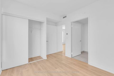 Photo 12 at 925 - 2031 kennedy Road, Dorset Park, Toronto